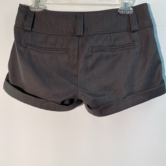 Streetwear Society - pleated grey shorts. Size 5 - Picture 2 of 12